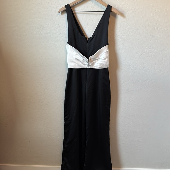 ALEXIS Marinna Satin Jumpsuit Size L - Picture 9 of 10